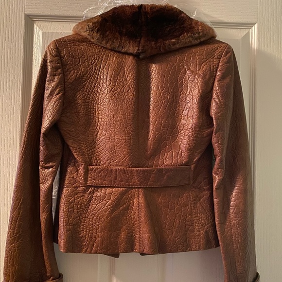 Armani Jacket 🧥 100 % Leather and Real Fur 💕🌸😍! - Picture 6 of 13